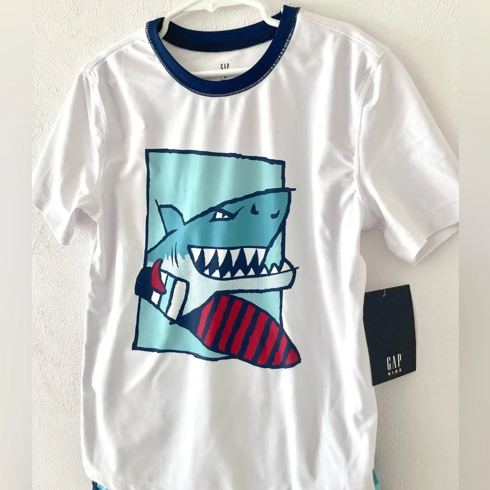 NWT Gap 2 Piece Shark Rash Guard and swim Trunks Size M
